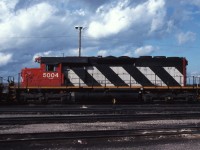 CN's fifth SD40 in clean paint outside Winnipeg's Symington Diesel shop in June 1997.  Built in September 1967, the locomotive's 30th birthday was approaching. 

