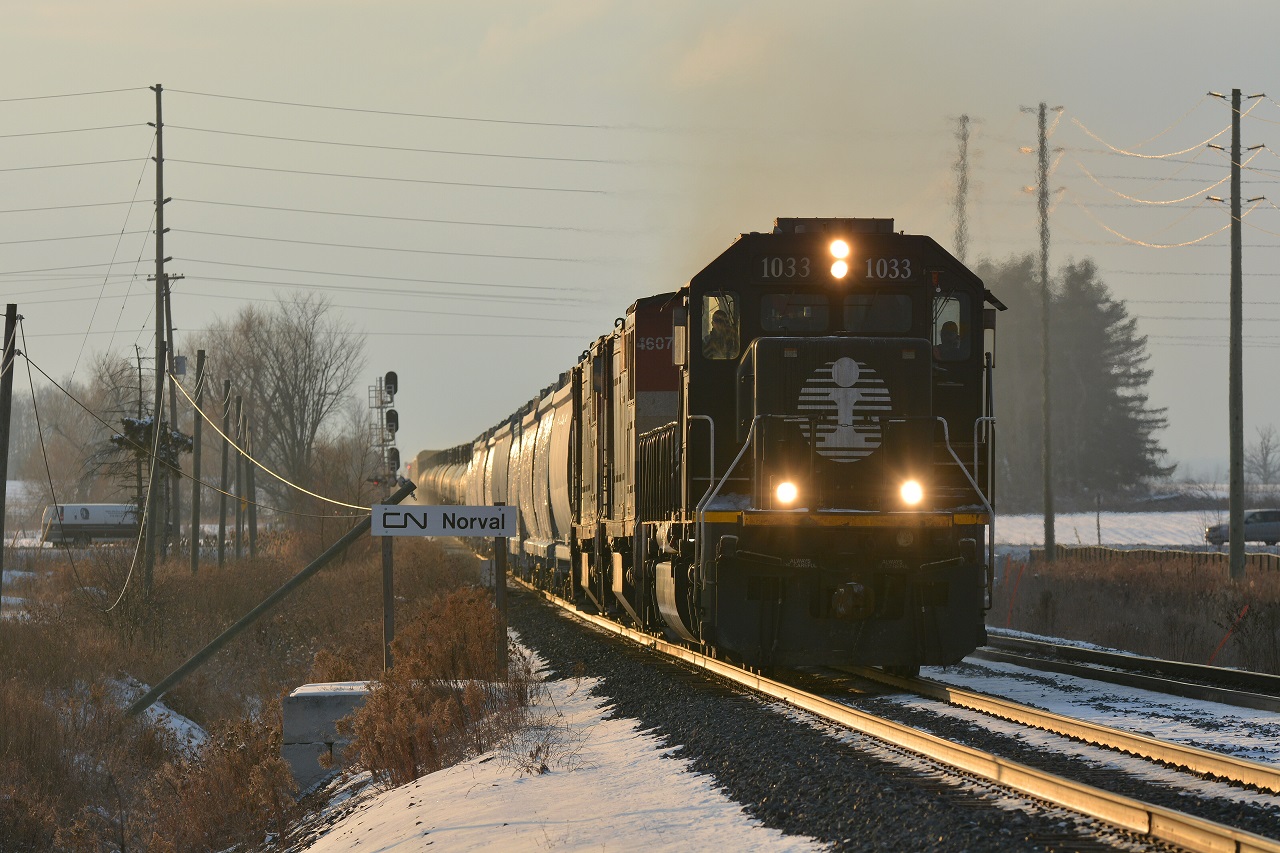 The second gem of the day delayed my trip home a little more when I got word of an extra 396. The IC leader was good enough for me and the BCOL barns were a bonus. Soft winter evening light really saved this from being harshly backlit and caused a "golden (death)star" instead
