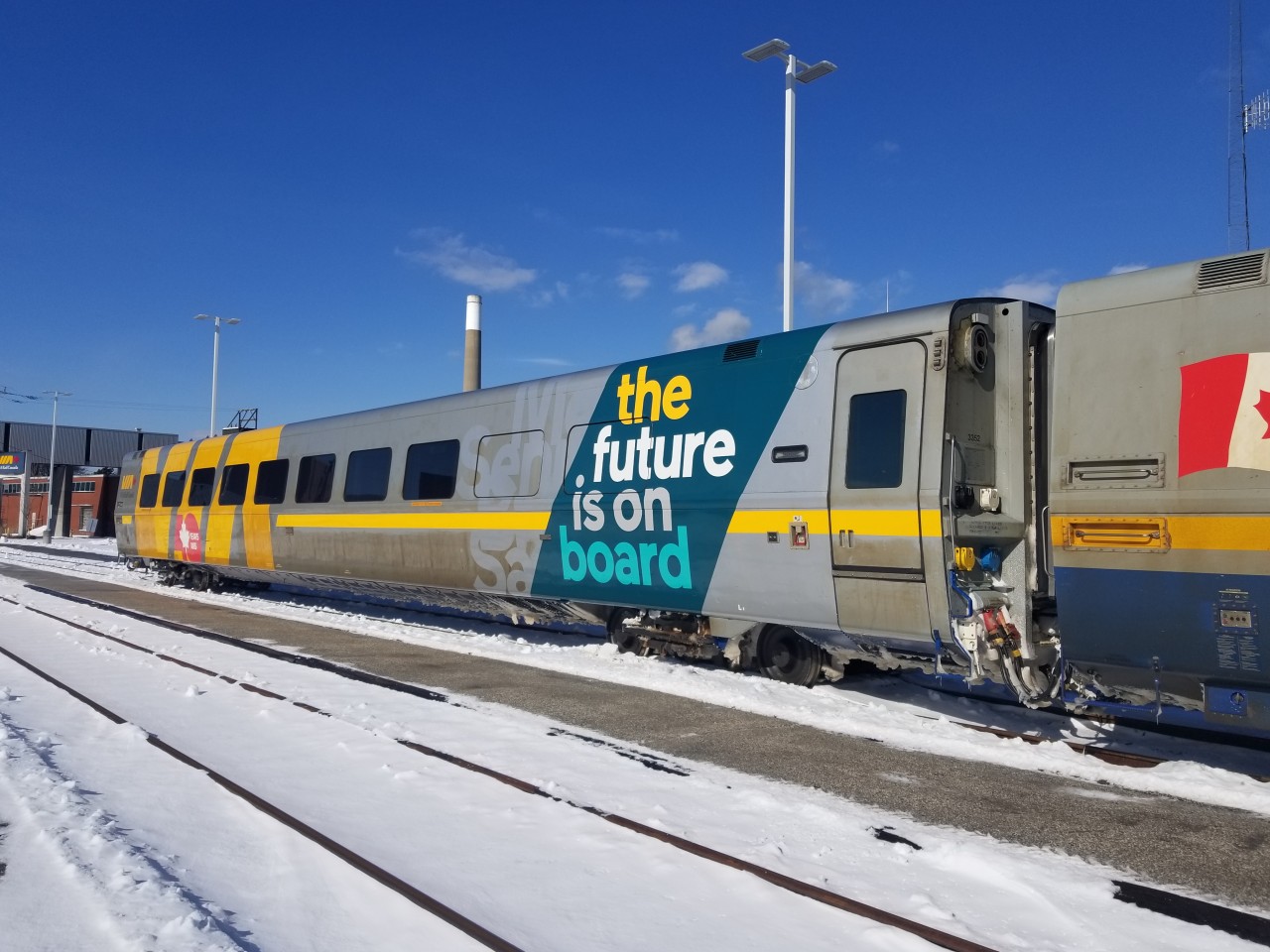 Via Rail released it's latest scheme for the 40th Anniversary, on Via 3352. Little dirty still from previous version and Canada 150 scheme.
