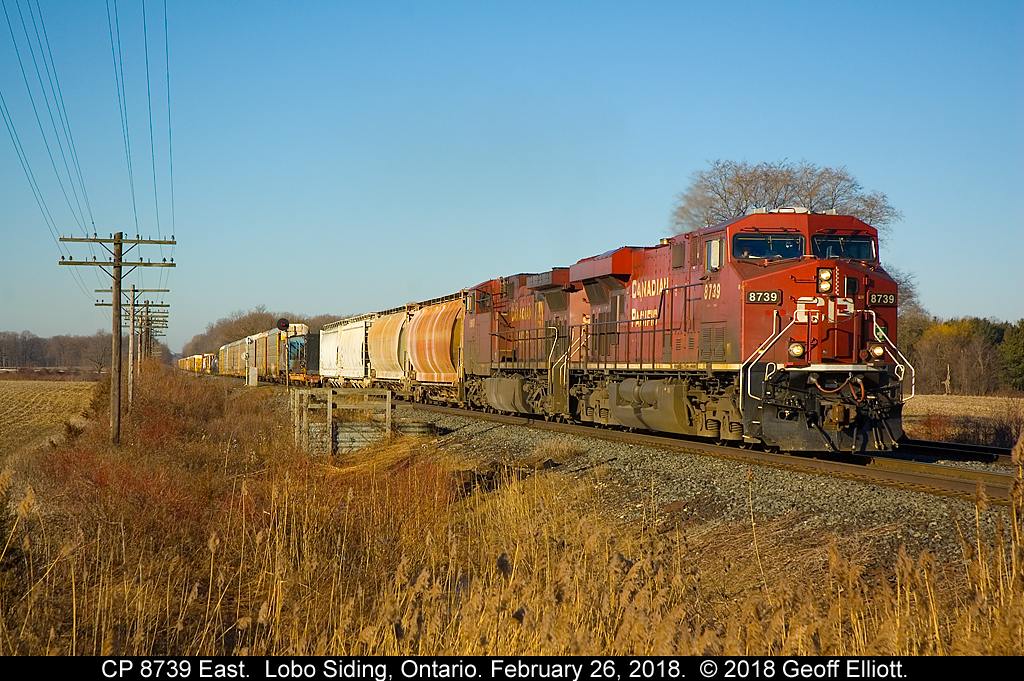 After meeting CP 8948 West at Glenco, CP Train #140 finally catches up to me at the West Switch Lobo as it speeds on toward London.