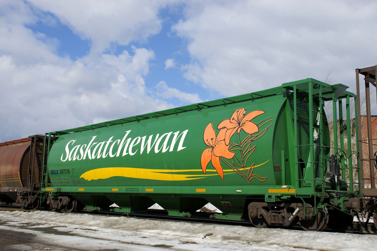 While still wearing a pristine Saskatchewan paint scheme, this grain car was sold by the Saskatchewan Grain Car Corporation (owned by the province of Saskatchewan) to Mobil Grain Ltd. in 2017, when all Saskatchewan Grain Car Corporation cars were sold to a handful of shortlines.