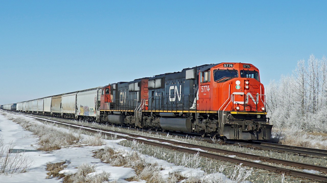 On a cool frosty morning SD75I's CN 5774 and CN 5745 head east at Blackfoot on CN's Blackfoot Sub