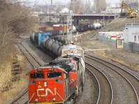CN 8815 & CN 2278 lead CN 527 through the s-curve at Turcot West.