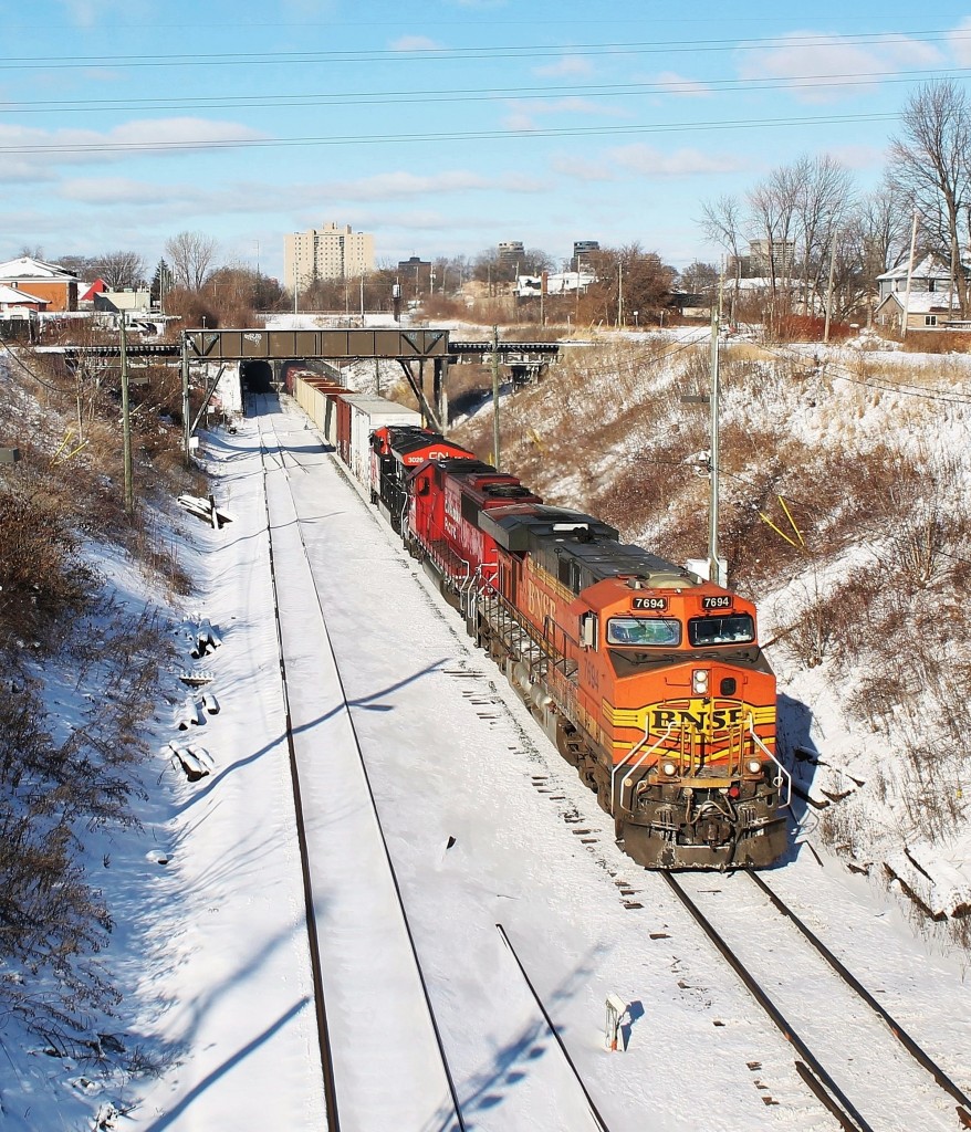 On a bitterly cold New Year's Day, CP T-40 comes back into Windsor after interchanging traffic with NS in Detroit all morning. This was a decent first train of 2018.