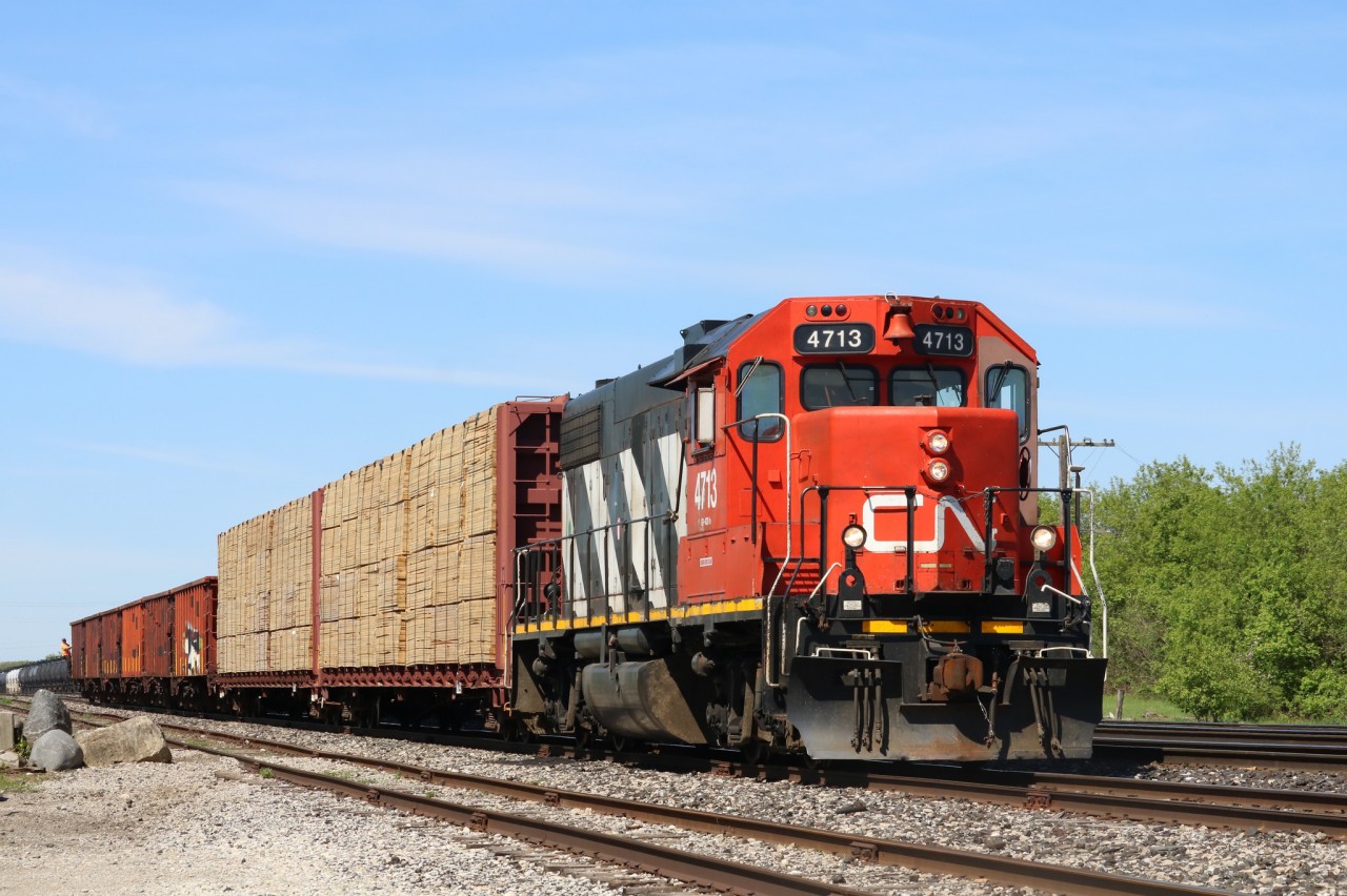 CN L580 is switching cars at Paris on a warm Victoria Day.