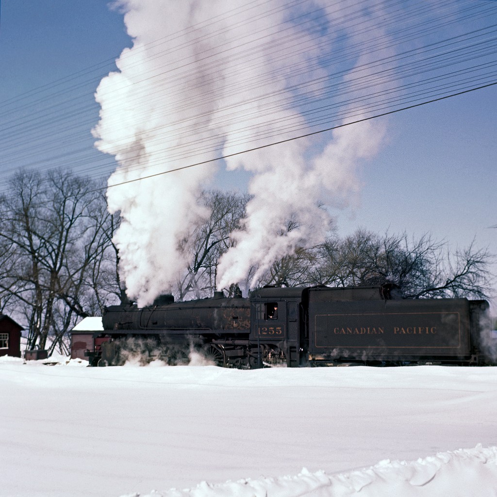 Steam and snow - always an impressive combination!


Mr. Rosamond's large-format slide was initially scanned by DigMyPics in Arizona.  Additional digital editing courtesy of Mr. Raymond Farand.