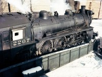 Pacific-type #2207 is a tight fit on the Pembroke turntable!    