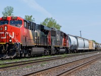 CN 2823 arriving at Belleville