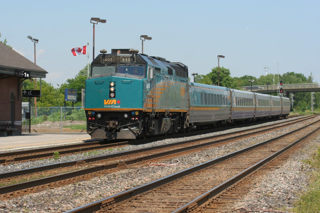 VIA Rail F40PH-3 6405 pauses at the Brockville, Ontario train station on a westbound train during a summer afternoon.