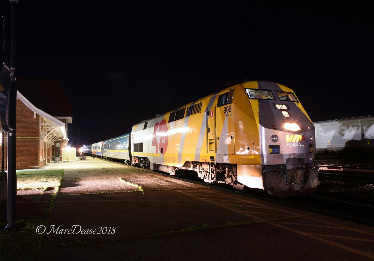 VIA 906 with special 40th titles drops off a handful of passengers in Sarnia.