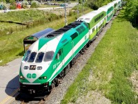 Metrolinx/GOtrain # 829 pulls into Oriole station. The train is the first of the evening rush hour trains and will only go to Richmond Hill station before flipping back as an equipment move southward.