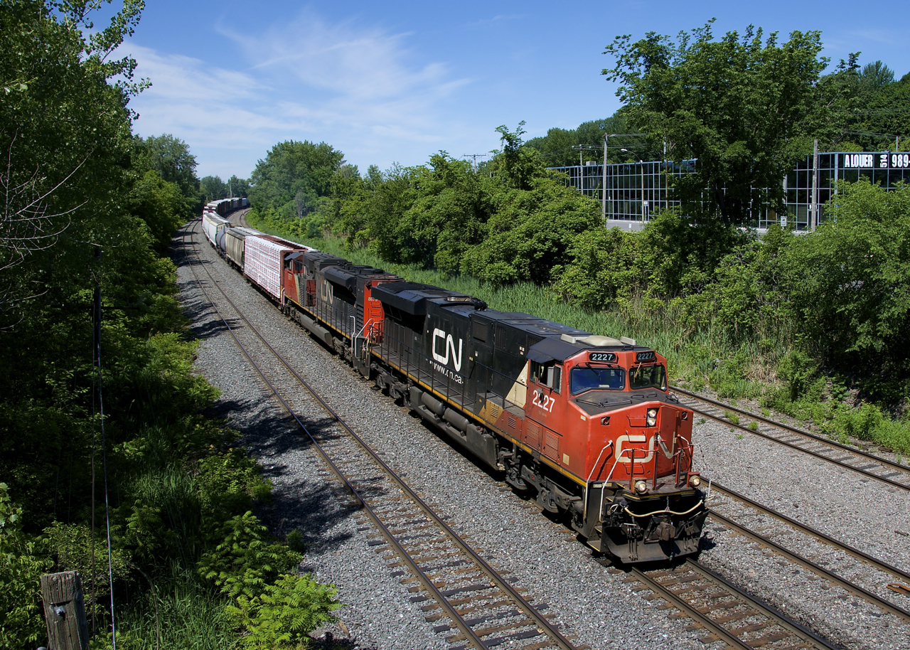 CN 2227 & CN 8878 lead CN 324, on its way to St. Albans, Vermont and interchange with the NECR.