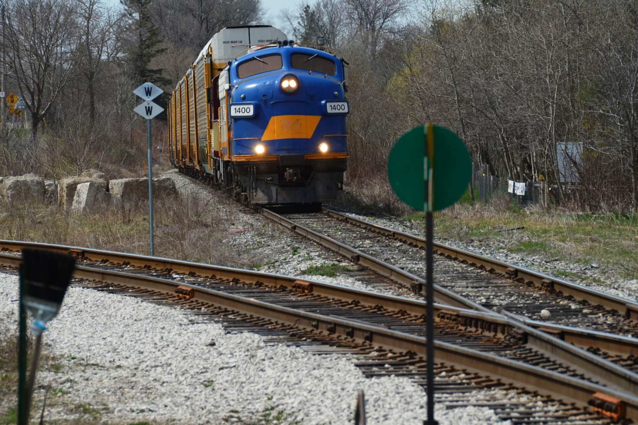(Ex) Rail America 1400 followed by Ontario Southland Railway 1620 on a lovely spring morning just outside of Ingersoll Ontario's Wye crossing.