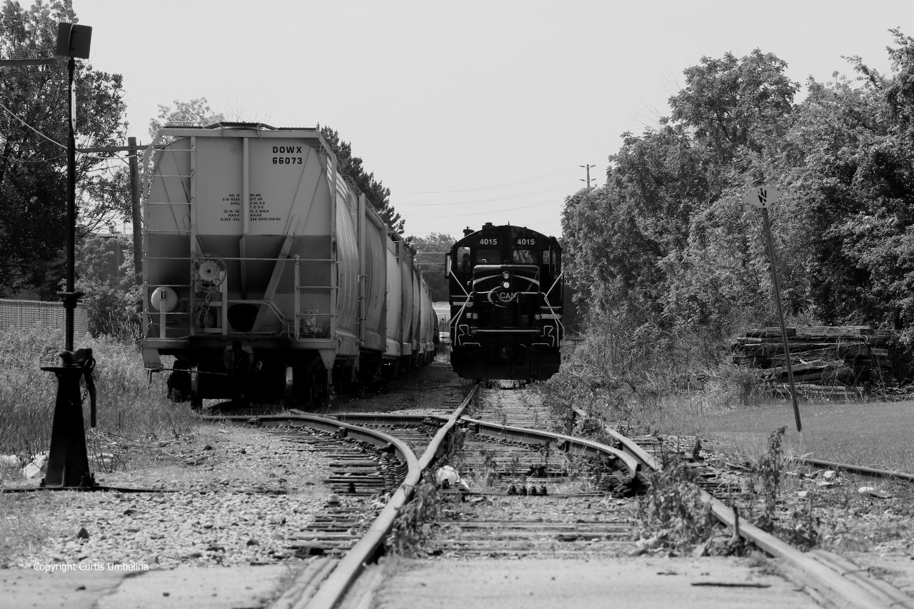 Hogger Steve Makes his Final movement in Streetsville and will leave 4015 in the old Pigpen Train at Streetsville Jct. It was Good seeing many friends yesterday for the OBRY Final run