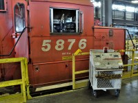 A part of getting any loco back into running service is having good batteries. 5876 is positioned by a battery load tester, note the GMDD maintained at Winnipeg decal under the cab numbers. 