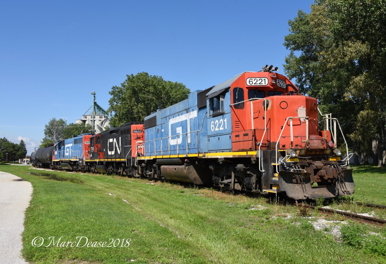 GTW 6221 in the lead shoves back into the elevator in Sarnia to pick up 13 hopper cars.