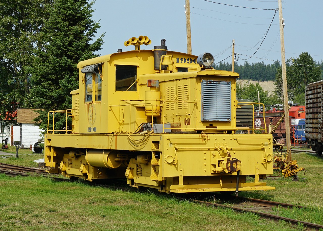 Built in April 1943 by Atlas Car, #1990 65-ton yard switcher was used by Canadian Forest Products (Canfor) in Port Mellon. In the 1950s it was used by the United States Army at the Anniston Ordnance Depot in Alabama. Purchased by the museum in 1990, this engine is fully operational and is used by the museum to move the museum collection of rolling stock.