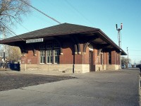 This old station, built in 1914, looks rather attractive and solid, but it didn't deter the CP from tearing it down back in 1982. It is pretty well forgotten now.
The building was located at the end of Old Station St., and was on the original Credit Valley line, a railroad that was bought out by CPR early in it's existence.  The last passenger train stopped here way back in 1961, but the station was used as a freight office up until near its demise.  More history gone.