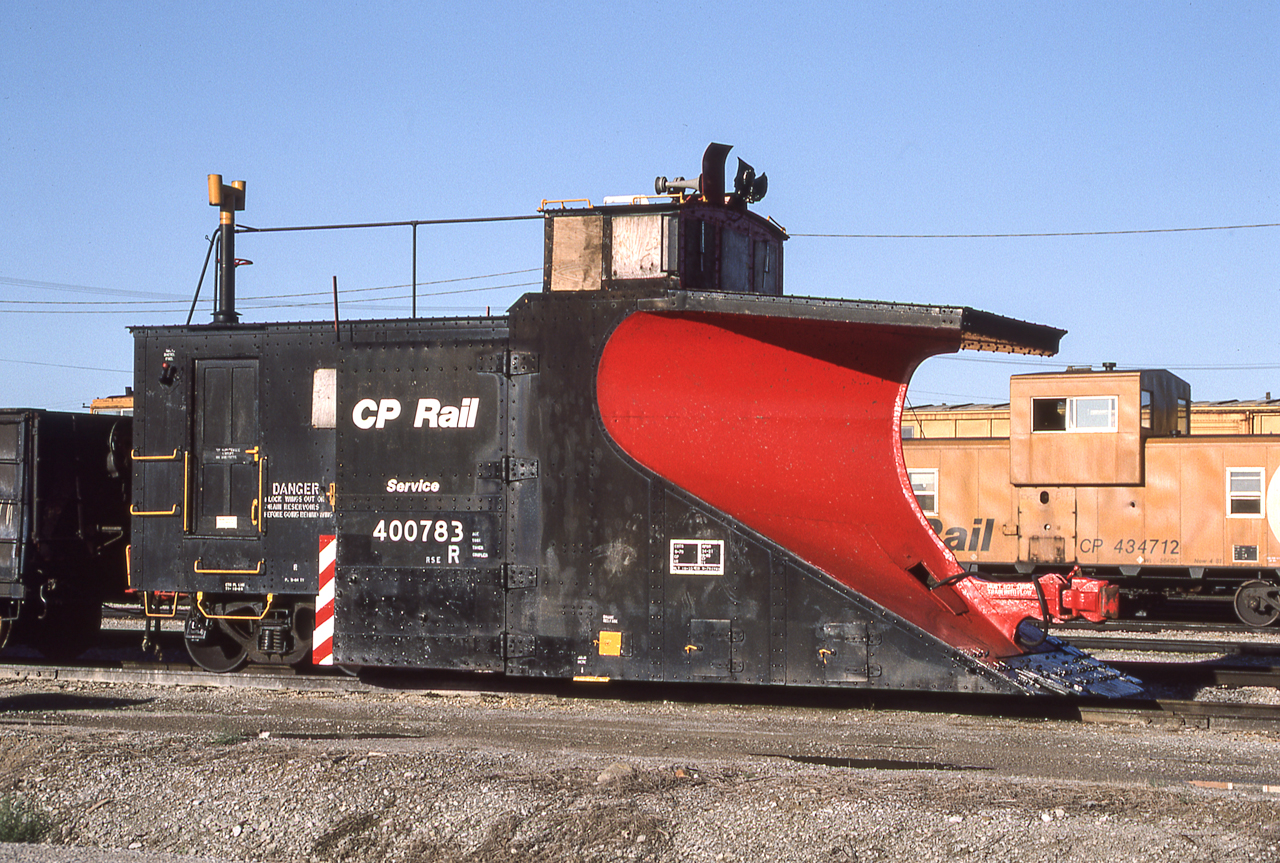 CP 400783 is in Toronto in August 1986.