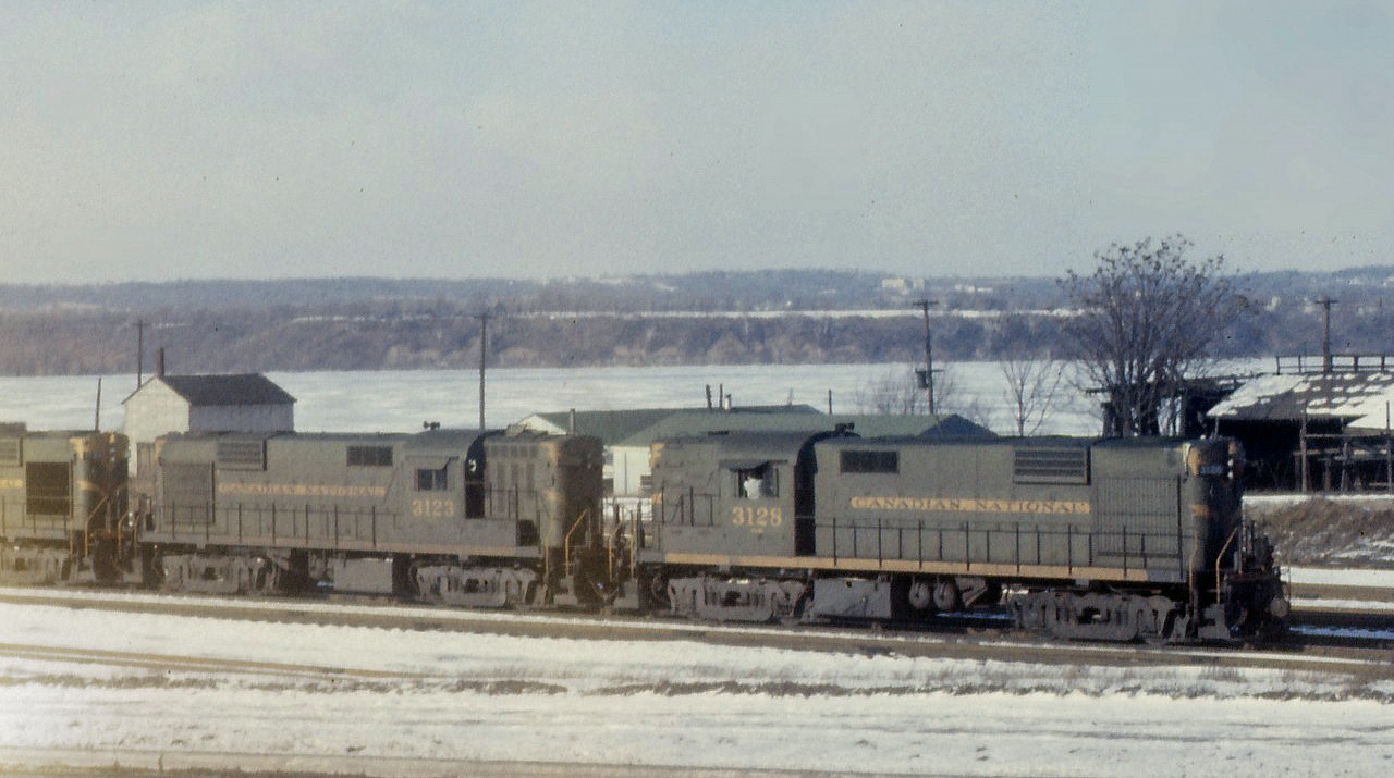 Four RS18s work Hamilton Yard in this undated photo from the early 1960s (3128, 3123, and two unidentified units--one out of the cropped photo).