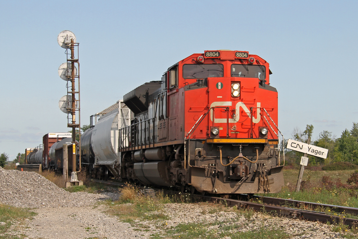 CN 8804 left Port Robinson with a cut of cars destined for Southern Yard. Unable to take a picture, we headed to Southern Yard to find him switching. After setting cars off, local 562 lifted some cars and headed toward Fort Erie and is seen here at the northern switch of the wye at CN Yager.