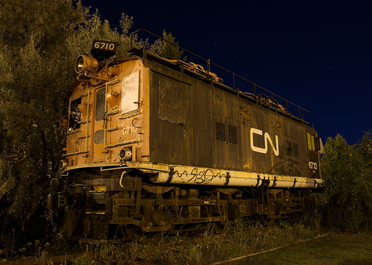 Preserved GE boxcab CN 6710 is looking even worse then when I shot it in January 2016 and it seems it may only be a matter of time before it gets scrapped.