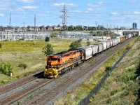 RLHH leads GEXR 431 home after interchange with CN. They have just cleared Downtown Brampton moments ago (visible in the background where all the tall buildings stand) and are about to pass under Williams pkwy nearing Mount Pleasent GO. Today’s train had only 2 units which is rather rare for 432/431 and this train has exactly 300 axels. <br> Time: 13:11 