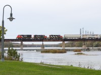 Today's L580 heads through Caledonia on their way to Hagersville where they would work the Mattice Elevator before heading over to CGC.  I'm posting this one for the friendly crew on board today, thanks for being awesome guys!