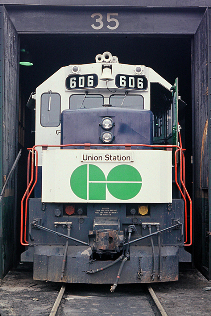 GO 606, a GP40TC, built in London in 1966, is poking its nose out of stall 35 at Spading Roundhouse.   These units would normally be at the Willowbrook maintenance facility in Mimico.