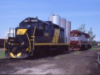 The era of RaiLink in Ontario gave us some rather remarkable paint schemes. A study in contrast is this pair sitting near the former CP station in North Bay. Freshly painted RLK 4200 (GP 9)and RLK 2000 (GP 38) could hardly appear much different with their clashing dress coats.  The 4200, an old SP, was scrapped by a broker in 2008. Last I heard of 2000 was that it had been working around Brantford later on that year. What happened to it? Anyone know?