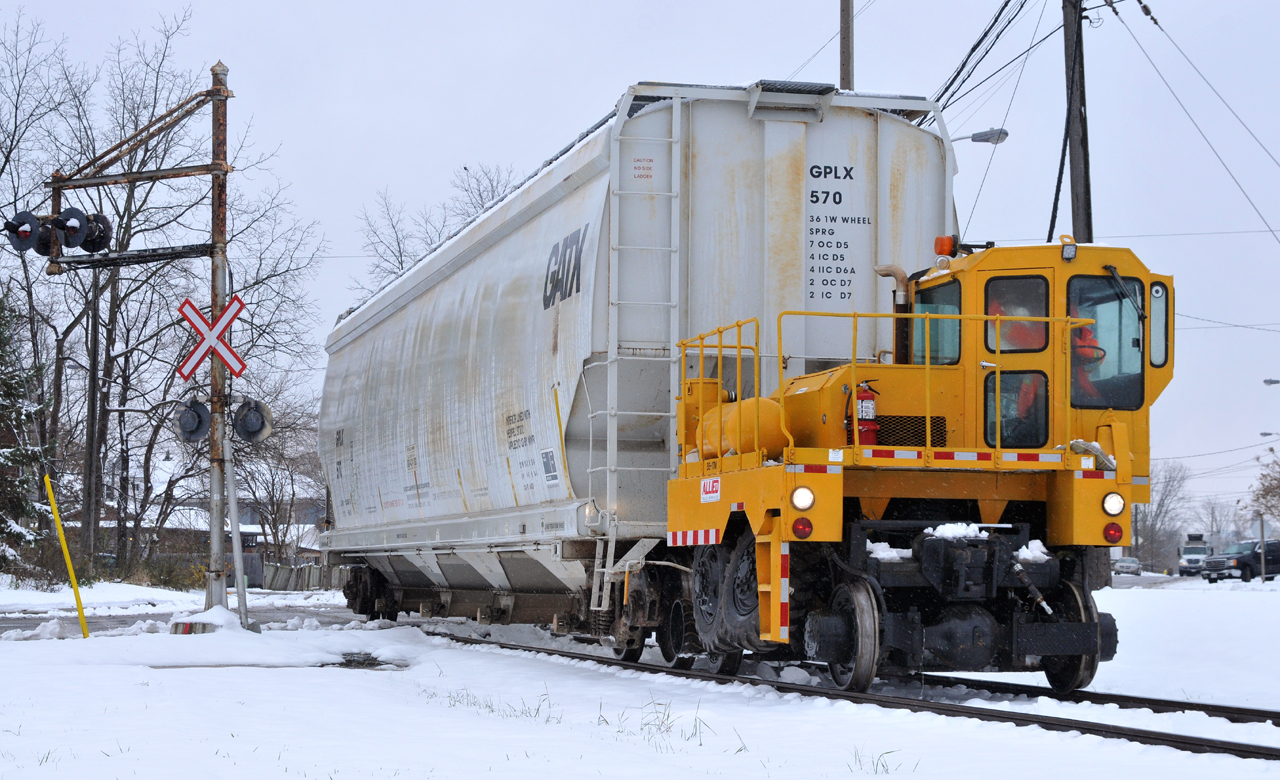 Allied 88-1TM makes one of many trips on the day down to Ingenia with a loaded hopper