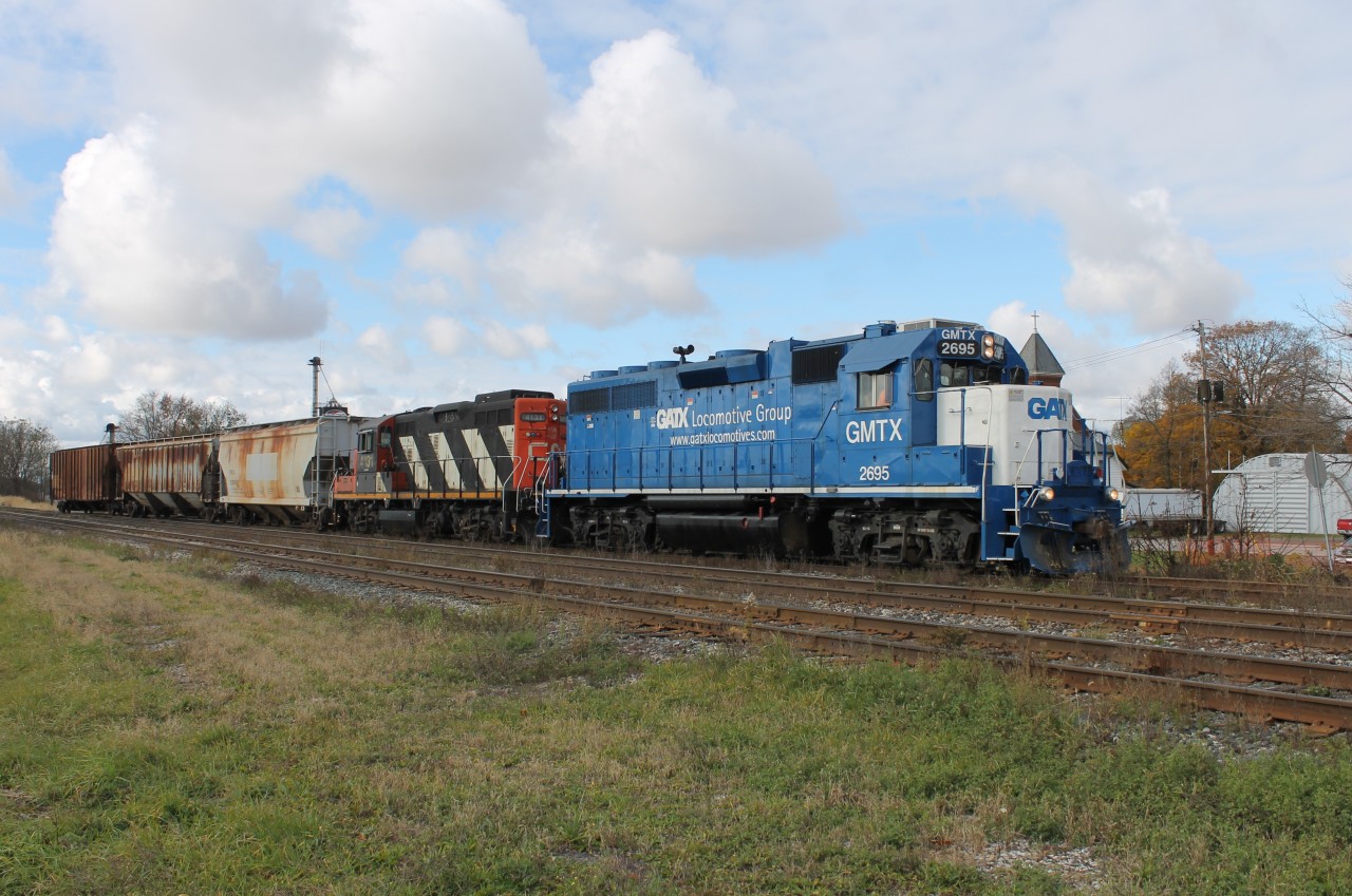 CN 514 is seen pulling ahead before switching cars at Agris in Thamesville.