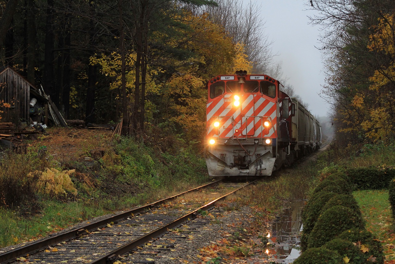 OSR 647 cruises back to Guelph Junction on a overcast November day. These Alcos are a treat to see in 2018!