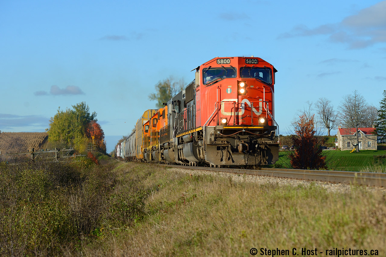 With foreshadowing of things to come, this shot showing one of the many dozens of times CN offered (leased?) GEXR some power from their roster to get through a crunch. This is the one and the only 5800 series unit, an Alstom built SD75i, and likely one of the last built of the series. Hope y'all don't mind the GEXR showcase, there's plenty more to come as we reminisce over the last 20 years.