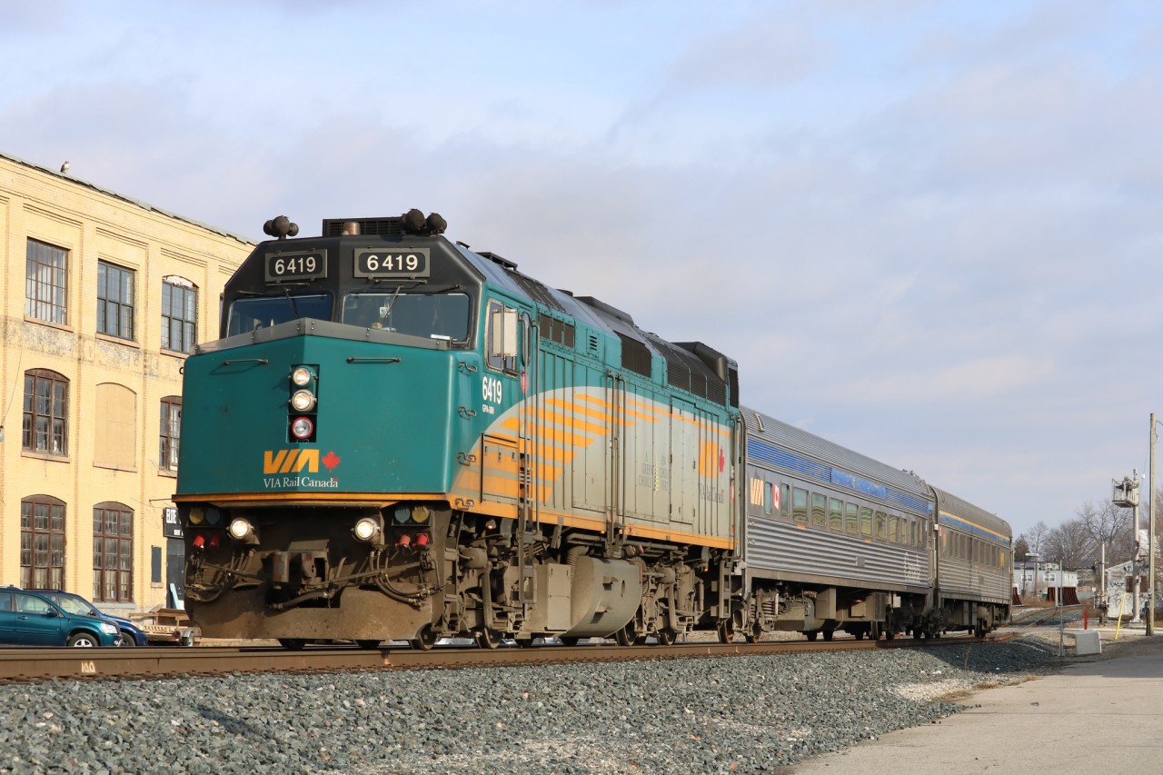 A sunny but cold Wednesday afternoon as 85 passes the Duke St crossing.