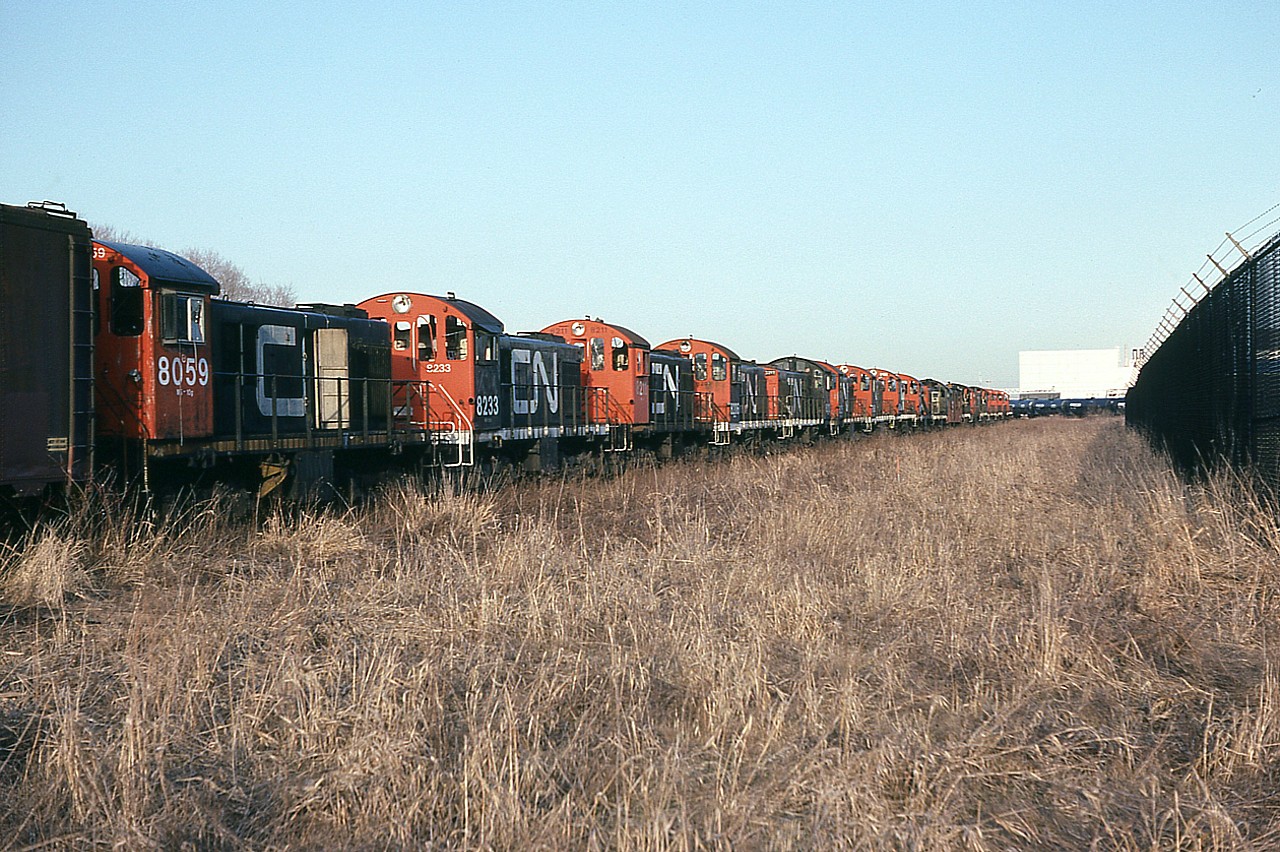 I'm not very pleased at all that I neglected to record just where in London this deadline was. Hopefully someone viewing this will clue me in. The crazy thing is, I DID record all the numbers:o) And so, here we go, front to back: CN 8059, 8233, 8211, 8206, 8212, 8225, 8168, 8185, 8190, 8031, 8027, 8207. 8213, 8209, 8215, 8043, 8058 and 8039. Eighteen fallen soldiers.