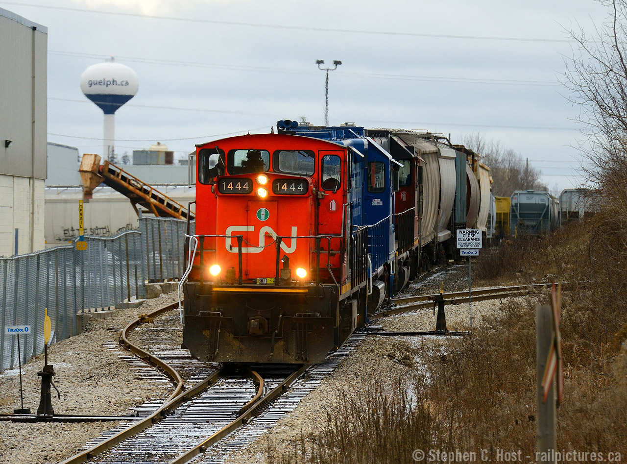 L540 working Traxxside Transloading in Guelph on the south industrial spur of the Guelph Junction Railway, with some of CN's finest motive power in the lead. (Note: This is a railfan opinion - railroaders may see it differently!). L568 would instead take two CN GP38-2w's which would normally be assigned to 540. Why they swapped power I don't know, but it's nice to see the GMD1 return to my hometown.