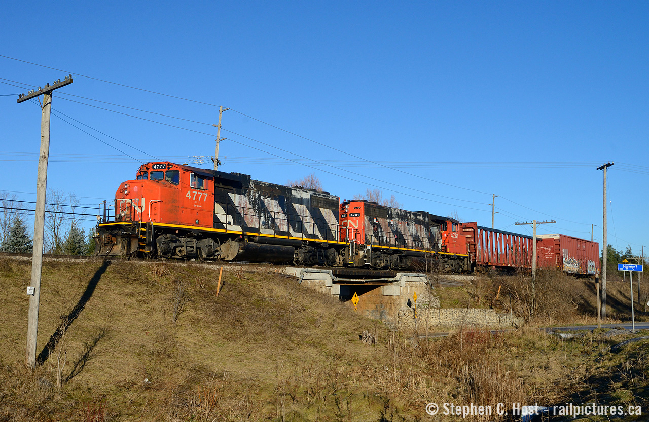 Zebras return to the Guelph sub, as L540 returns from Canwel in Acton. The small bridge crosses over Crewson's Line. In fact, this little spot is where Erin, Milton, Wellington County, and Halton Hills townships meet.