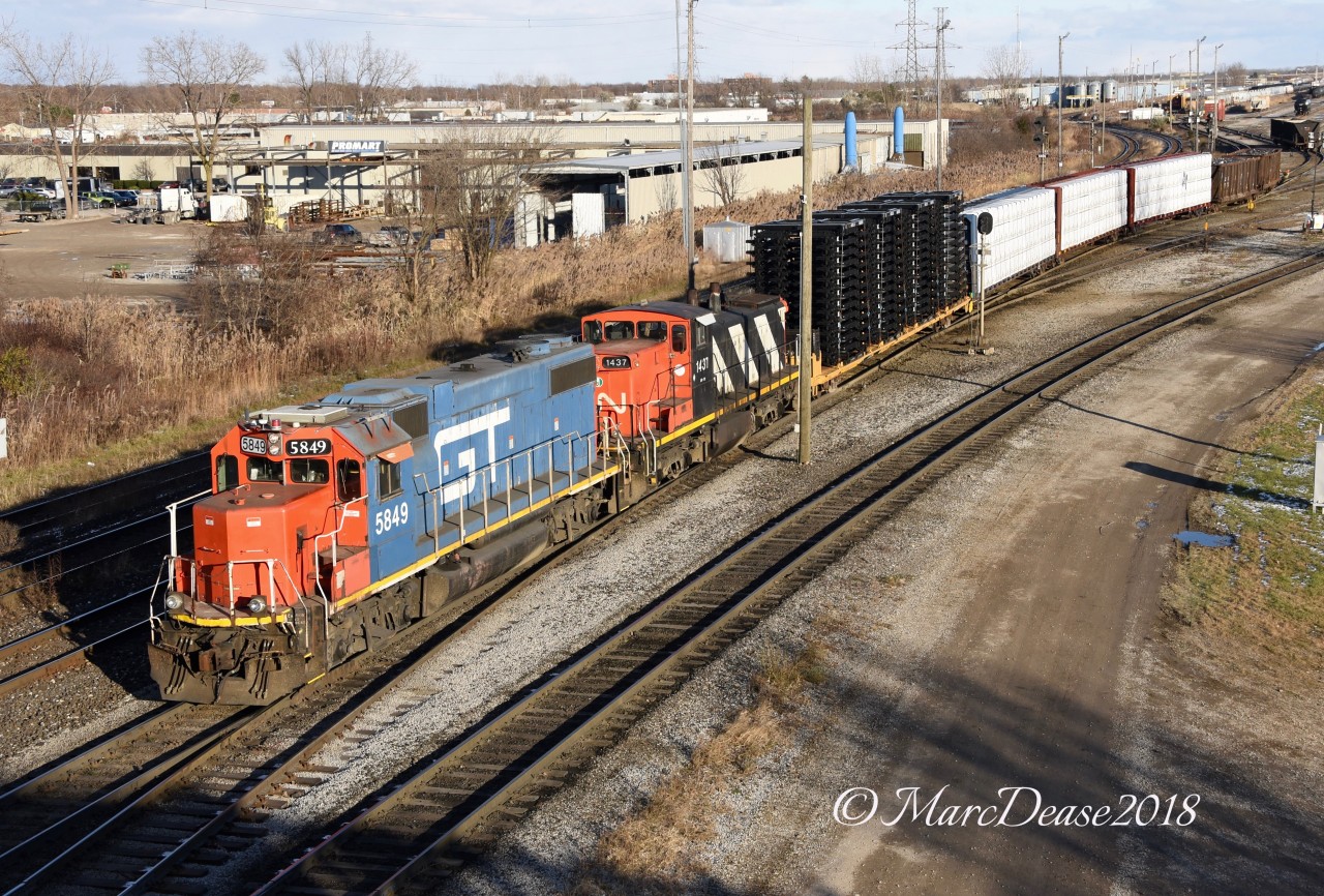 Train 501 had a double UP lash up so I decided to shoot from the Indian Road overpass in Sarnia and catching these two units working together in "A" Yard was a bonus.