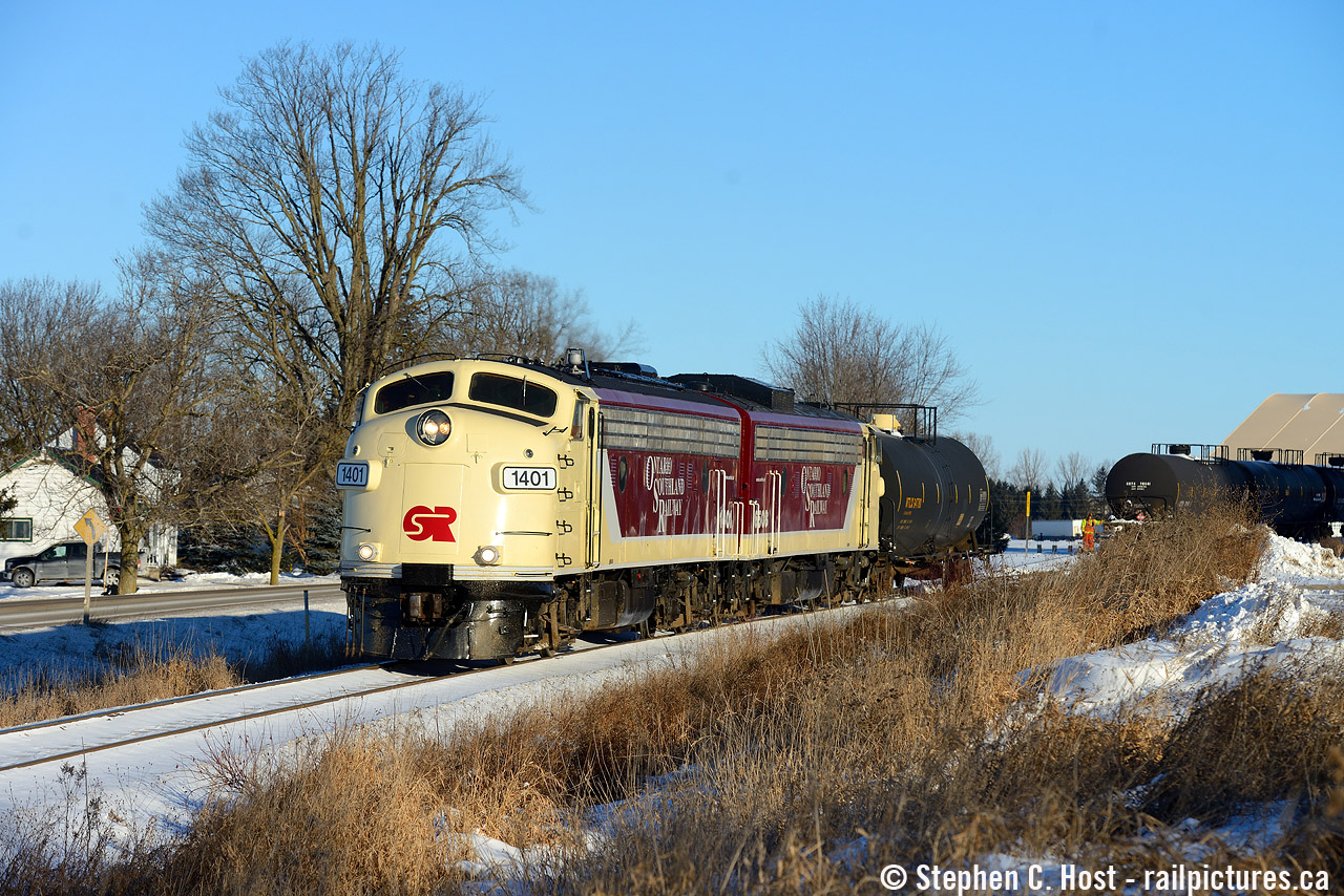 Repainted in 2018, OSR 1401 leads the St. Thomas turn lifting some tanks at Putnam for Dowler-Karn in St. Thomas