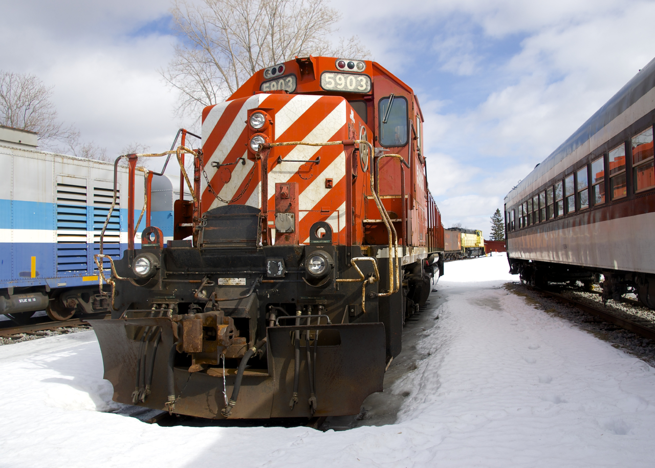 Donated to Exporail last fall by CP, SD40-2 CP 5903 is seen in the snow on a sunny afternoon.