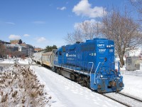 GMTX 2257 is leaving the Port of Montreal with a short transfer as I gain a bit of elevation from a snowbank.