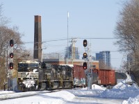CN 529 splits the signals with NS 7581, NS 9742 & NS 9496 for power and 22 cars.