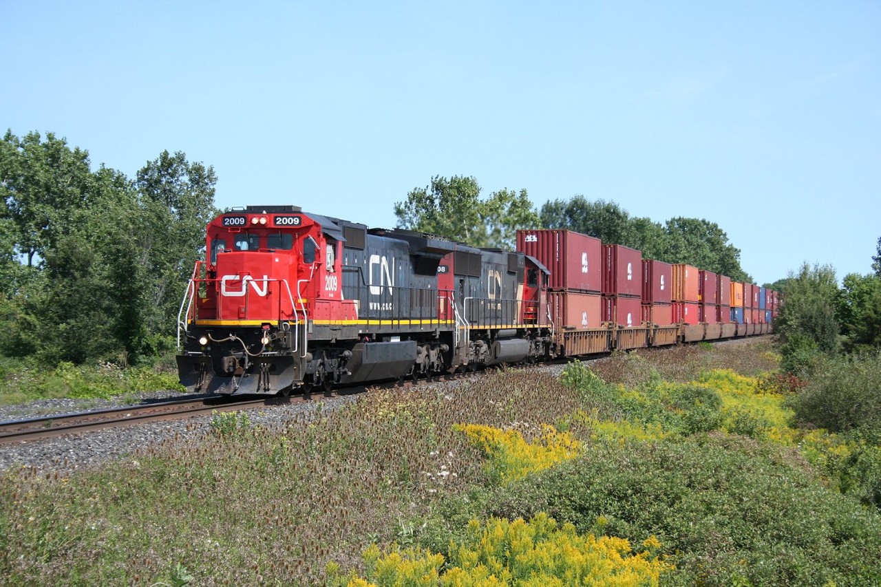 CN 2009 approaches Sarnia with train 149.