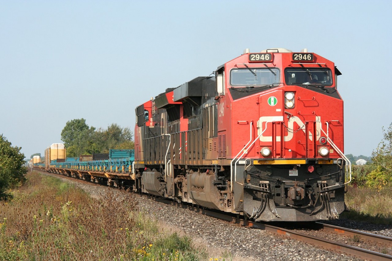 CN train 509 heads back to London with a GE ES44DC and ET44AC combo.