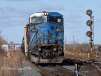 After arriving in Sarnia, 382 stretches out to Blackwell before shoving back into the yard with IC 2456 and a number board that looks like it was created during a "Take Your Grandkid to Work Day" event.