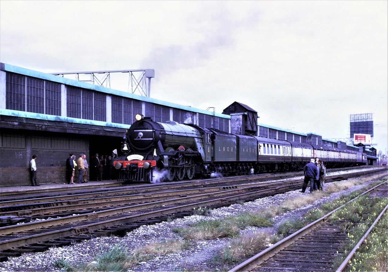 On a dreary September 30th, 1970, as part of its North American tour, the Flying Scotsman made a brief stop at Toronto Union Station.  The engine was equipped with a North American style couple and bell for the trip.
