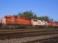 An early morning 419 rolls east through Streetsville Junction with 5951, SOO6003, 5675 and fresh out of Erie, 9772 and 9774.