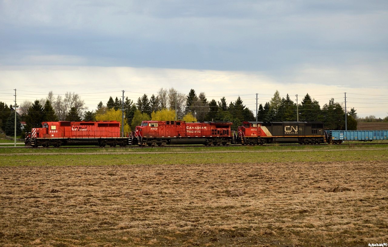 CP 420 holds @ Baxter waiting for the director and RTC to get back to them with a plan after losing both CP engines to mechanical issues, leaving BCOL 4618 to handle all the tonnage. After a few minutes they would head into the yard at Spence to grab a new lead unit and do some work before heading for Toronto.
