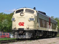 Matching OSR FP9A's 6508, and 1401 arrive at Cami to lift 16 autoracks.